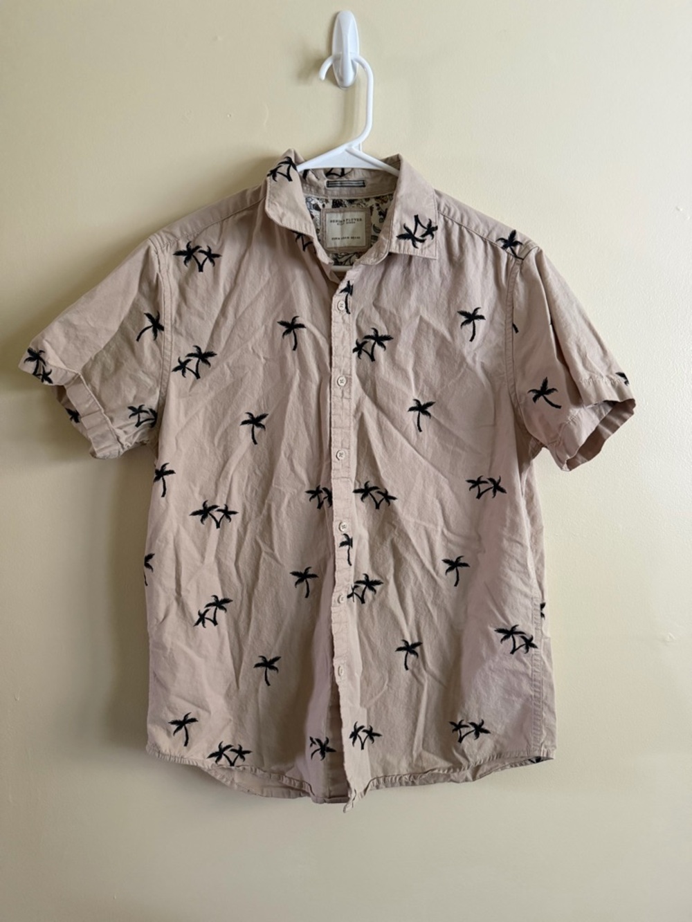 Denim & Flower Beige Short-Sleeve Palm Embroidered Button-Down
